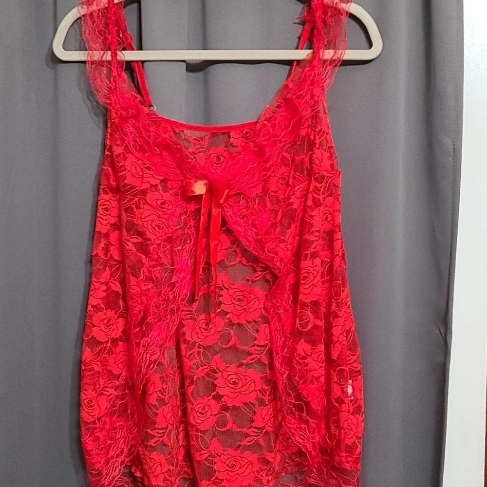 Lacy‎ red roses lingerie top size approx L